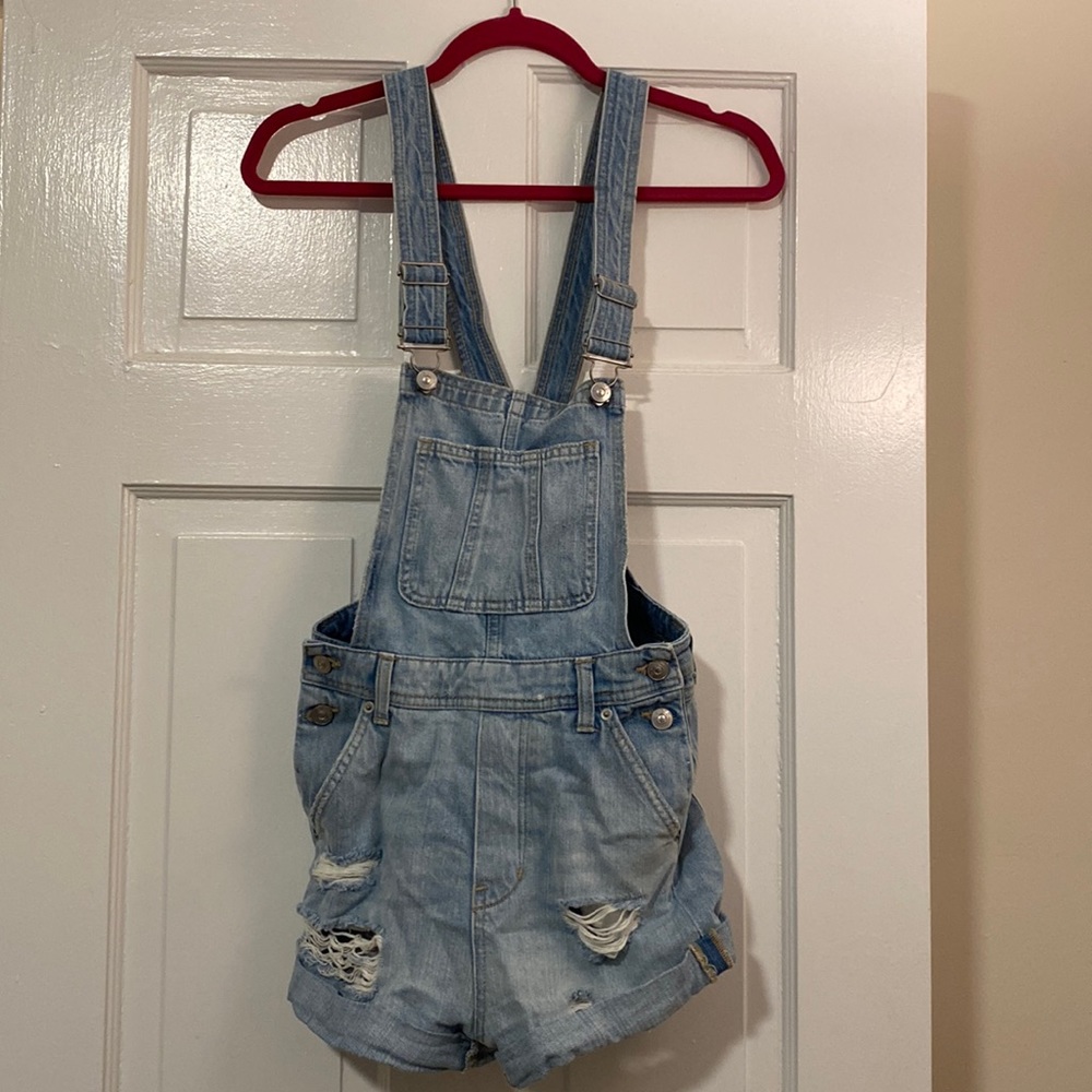 Cute H&M overalls 100% cotton size 2